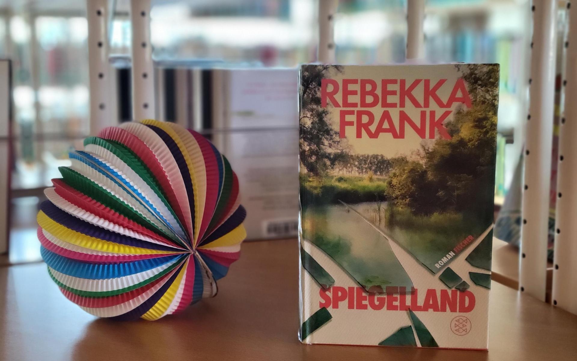 Lampion mit Buch